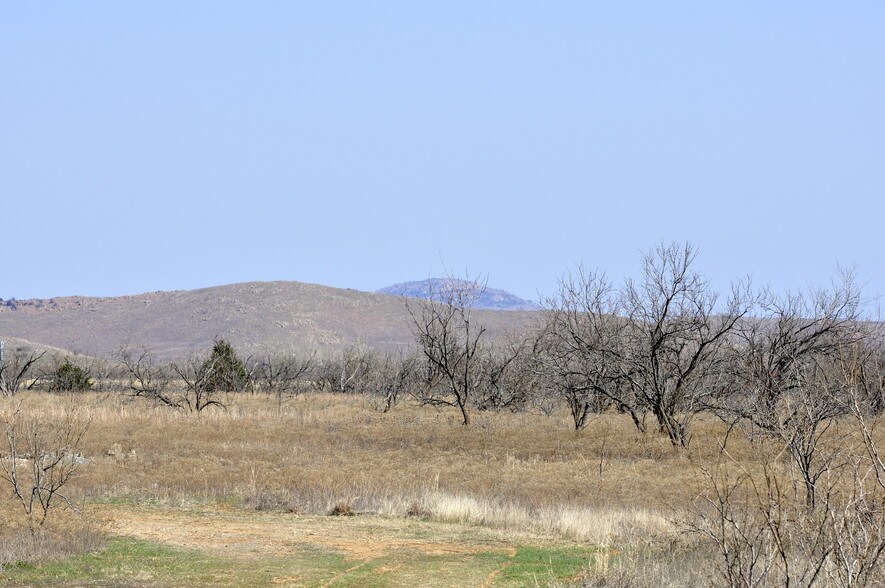 12108 NW Cache Rd, Lawton, OK à vendre - Photo du bâtiment - Image 2 de 3