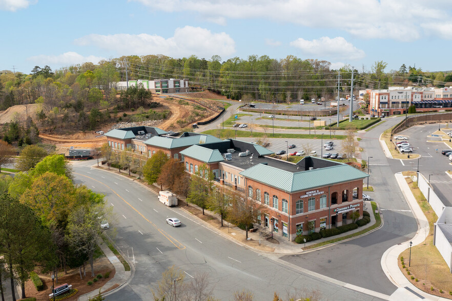 10210 Berkeley Place Dr, Charlotte, NC à louer - Photo du bâtiment - Image 1 de 4