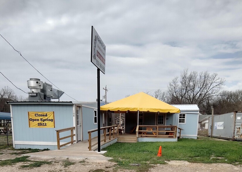 108 N Main St, Spavinaw, OK for sale - Primary Photo - Image 1 of 30