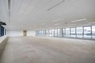 53 Rue Du Port, Nanterre for lease Building Photo- Image 1 of 1