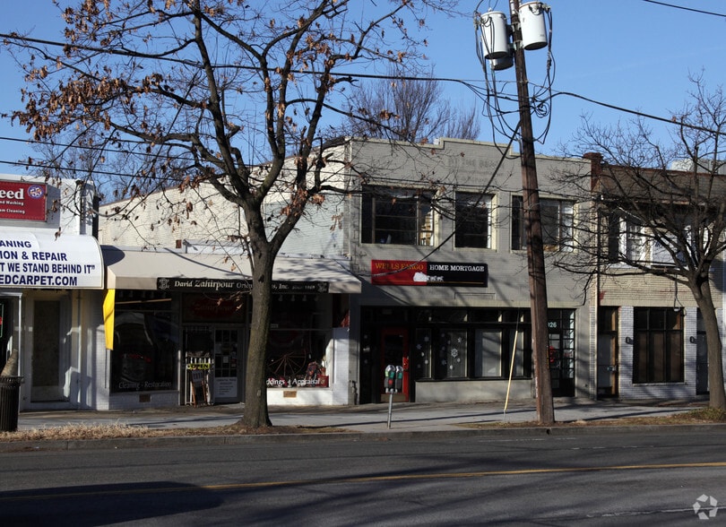 4926 Wisconsin Ave NW, Washington, DC for lease - Building Photo - Image 2 of 3