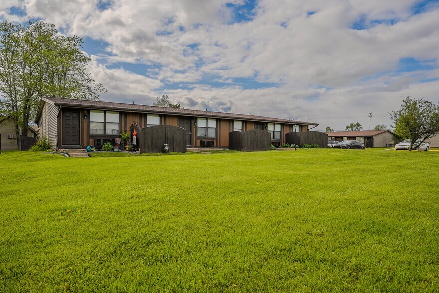 2750 Michigan Rd, Madison, IN à vendre - Photo principale - Image 1 de 1