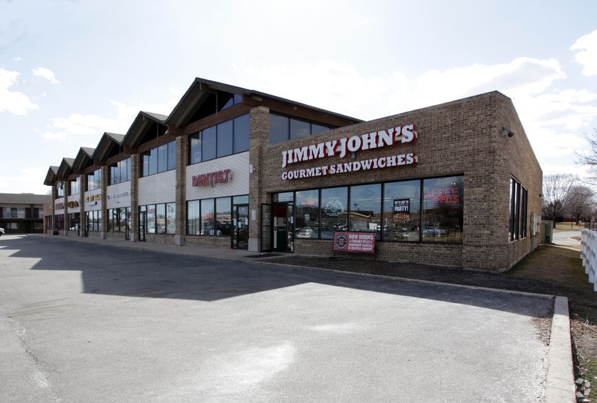 1620 Pebblewood Ln, Naperville, IL for lease - Building Photo - Image 2 of 3