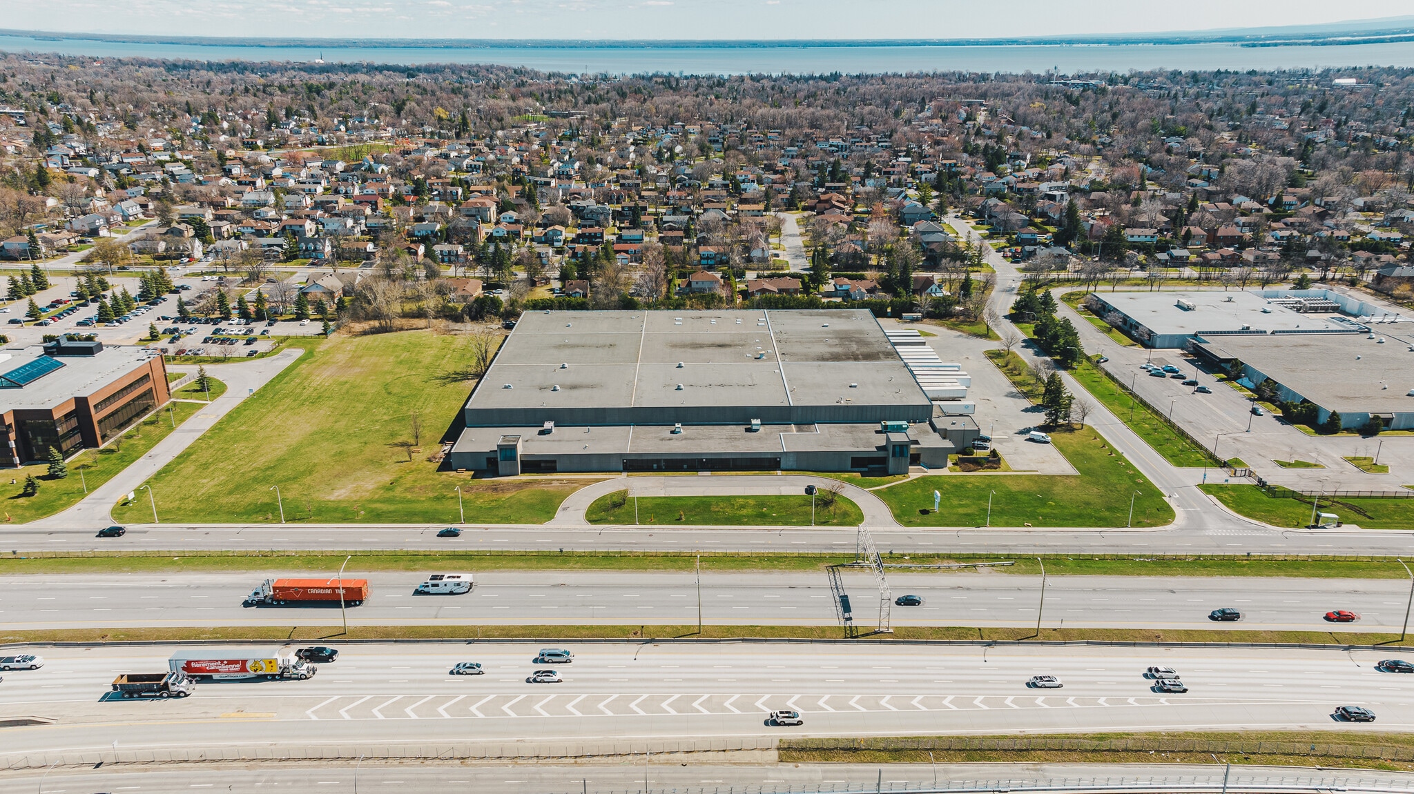 17400 Rte Transcanadienne, Kirkland, QC for sale Primary Photo- Image 1 of 1