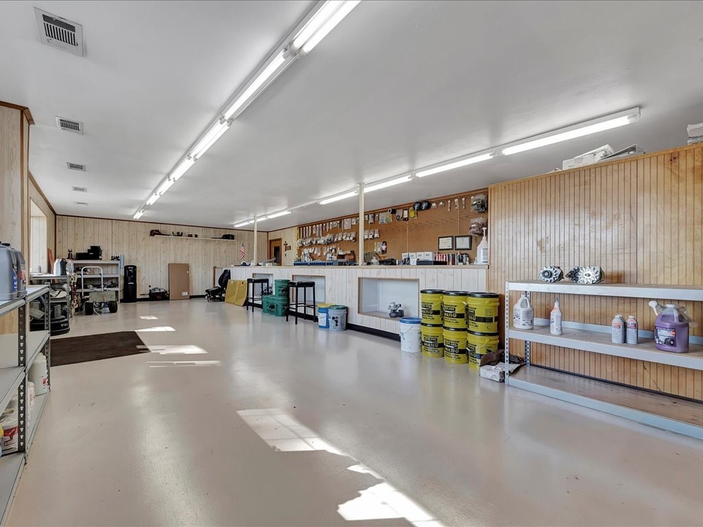 1441 N Temple Dr, Diboll, TX for sale Interior Photo- Image 1 of 13