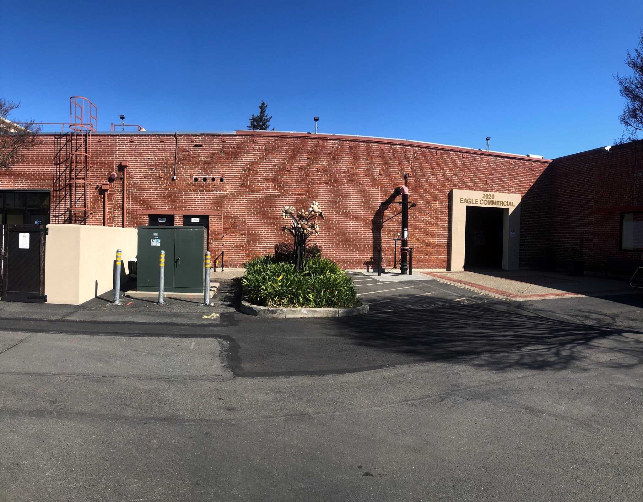 2107 Livingston St, Oakland, CA for lease Primary Photo- Image 1 of 6