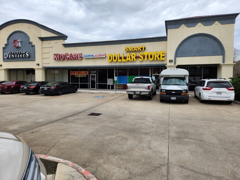 12125 S Highway 6, Fresno, TX à louer - Photo du bâtiment - Image 2 de 2