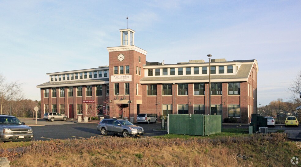 11 Bowdoin Mill Is, Topsham, ME à louer - Photo du bâtiment - Image 2 de 10
