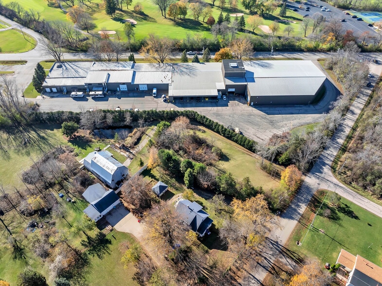 3972 S US Highway 45, Oshkosh, WI for sale - Building Photo - Image 3 of 15