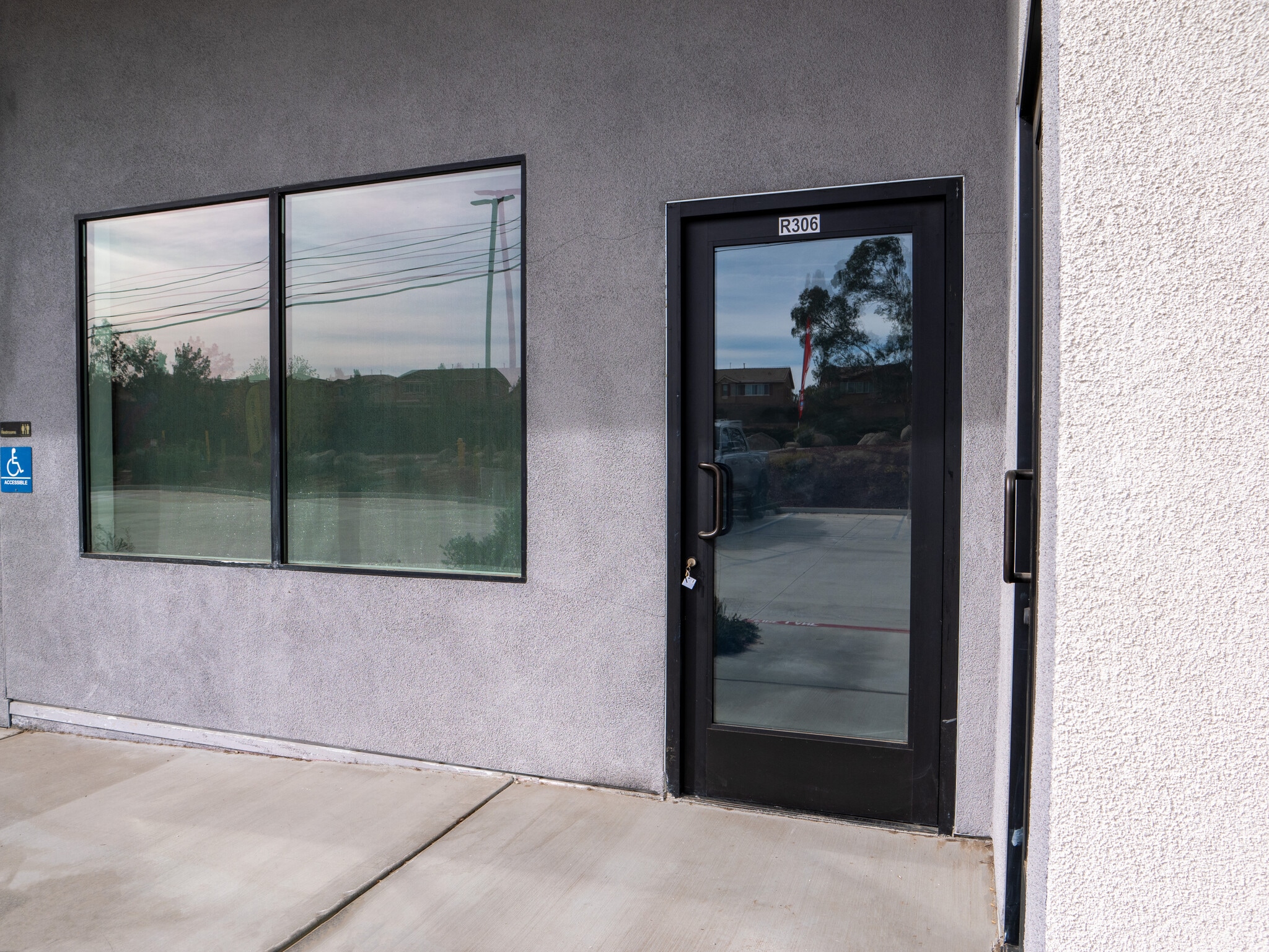 28497 Highway 74, Lake Elsinore, CA for lease Interior Photo- Image 1 of 3