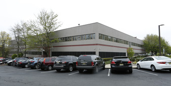 200 Perrine Rd, Old Bridge NJ - Services immobiliers commerciaux