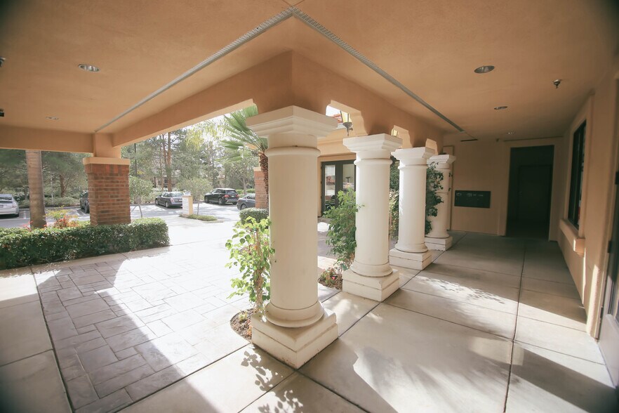 29839 Santa Margarita Pky, Rancho Santa Margarita, CA à louer - Photo du bâtiment - Image 3 de 13