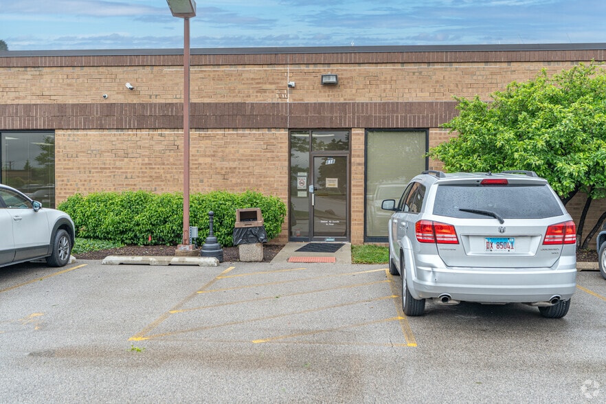 800-820 W South Thorndale Ave, Bensenville, IL for lease - Building Photo - Image 3 of 4