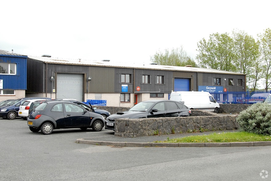 Lon Groes, Gaerwen for lease - Primary Photo - Image 1 of 3