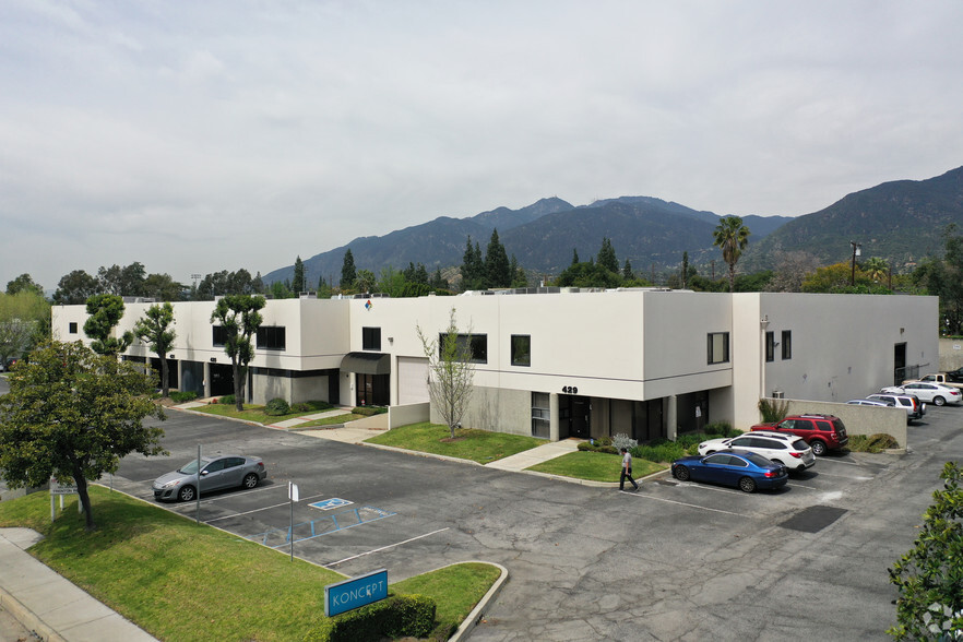 425 E Huntington Dr, Monrovia, CA for lease - Building Photo - Image 1 of 16