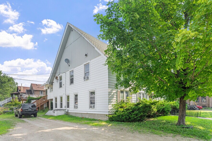 1704 Jefferson St NE, Minneapolis, MN à vendre - Photo du bâtiment - Image 2 de 40