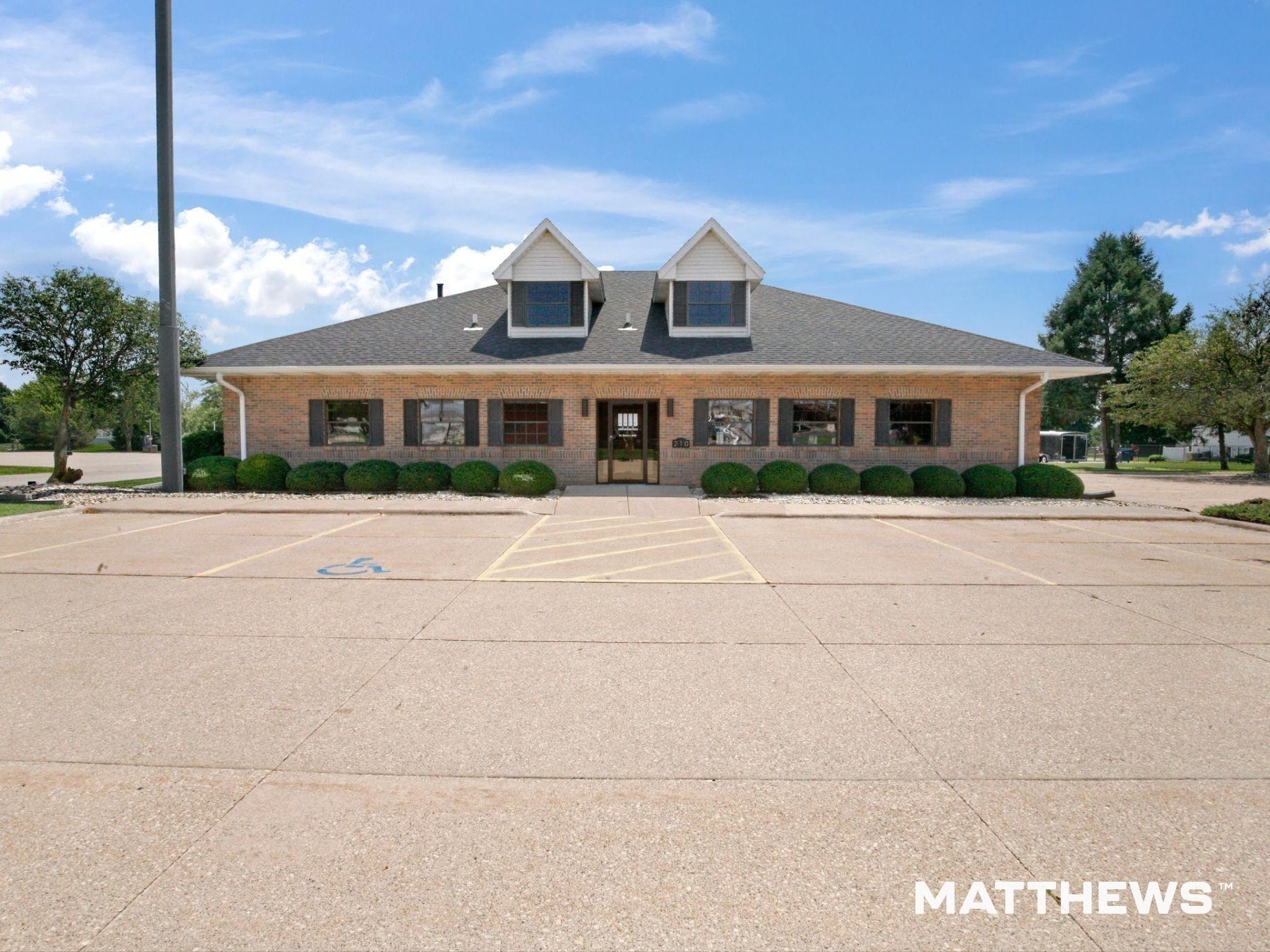 210 S 9th Ave, Eldridge, IA for sale Primary Photo- Image 1 of 4