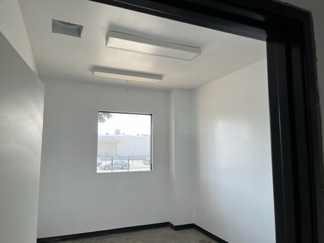 2827 Supply Ave, Commerce, CA à louer - Photo du bâtiment - Image 3 de 9