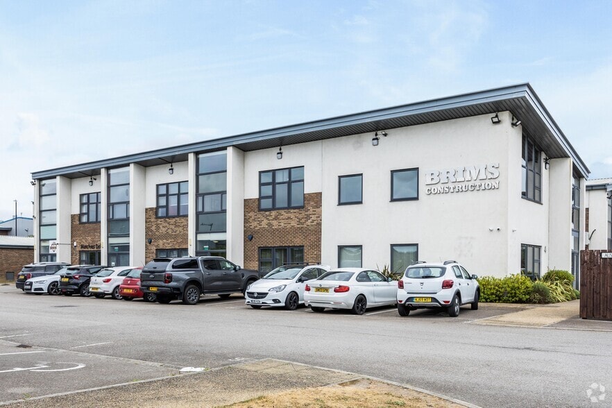 1-4 Austin Blvd, Sunderland for lease - Building Photo - Image 2 of 2