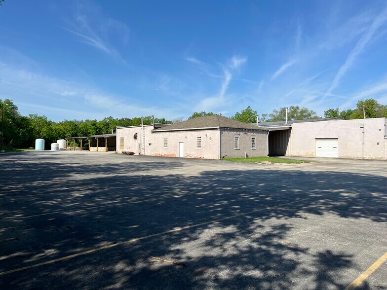 1001 Clinton St, Lockport, IL à louer - Photo du bâtiment - Image 2 de 6