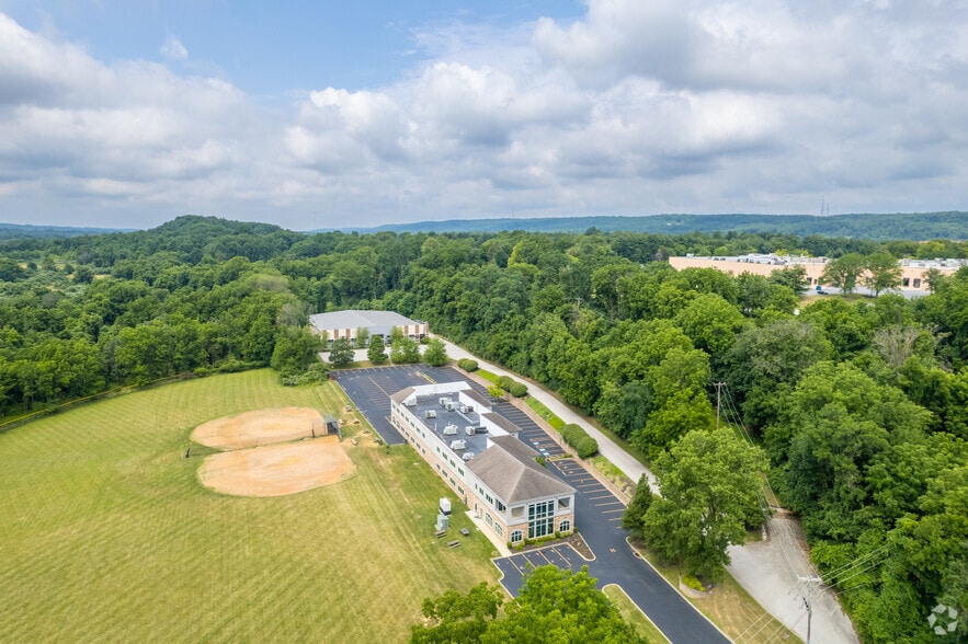 400 Lapp Rd, Malvern, PA à louer - Aérien - Image 2 de 17