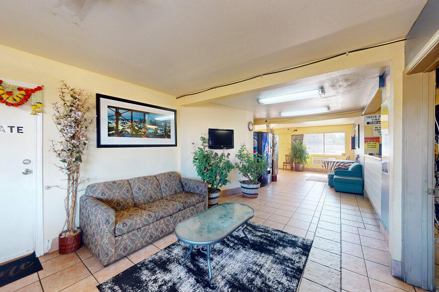 900 Realtor Ave, Texarkana, AR for sale - Interior Photo - Image 3 of 13