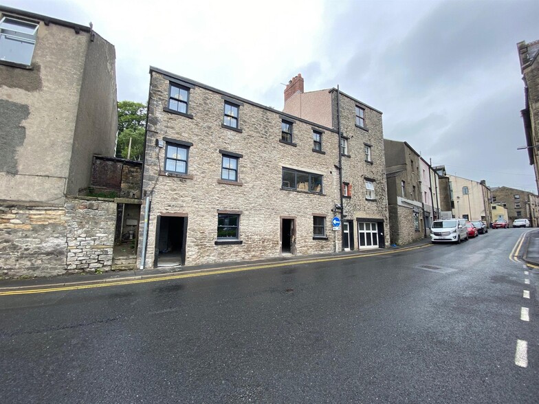 134 Lowergate, Clitheroe for lease - Primary Photo - Image 1 of 1