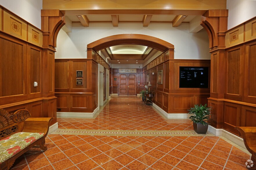 1 N Clematis St, West Palm Beach, FL à louer - Hall d’entrée - Image 2 de 8