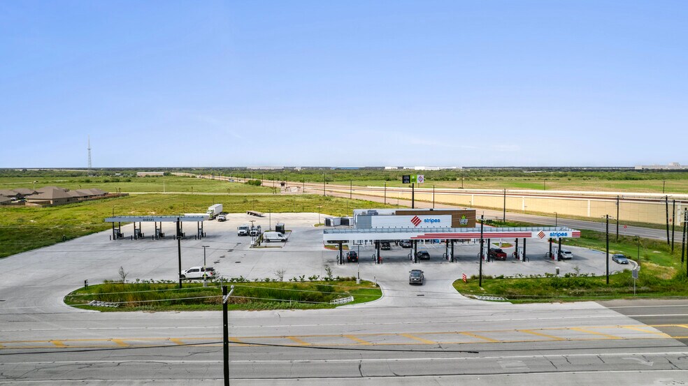 12475 Highway 188, Sinton, TX à vendre - Photo du bâtiment - Image 2 de 6