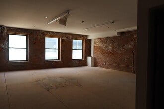 419 W 13th St, New York, NY for lease Interior Photo- Image 1 of 7