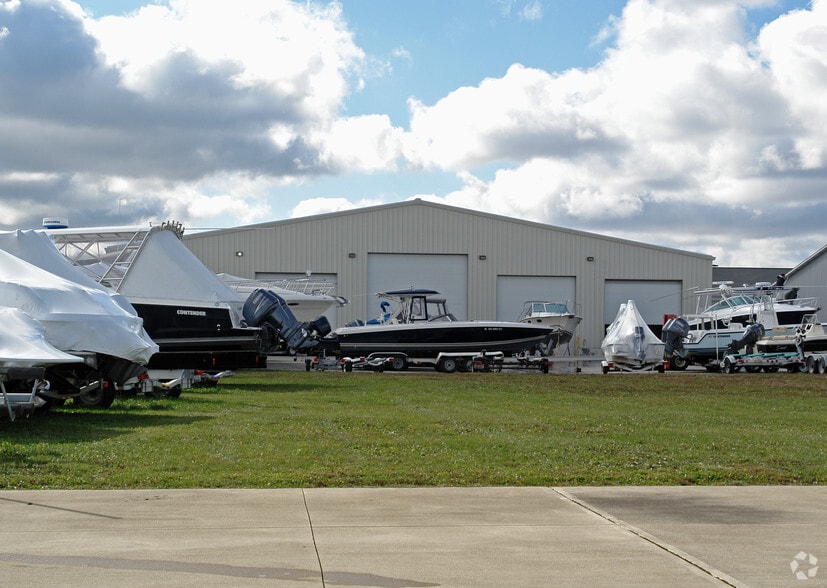 1611 Sawmill Pky, Huron, OH for sale - Primary Photo - Image 1 of 3