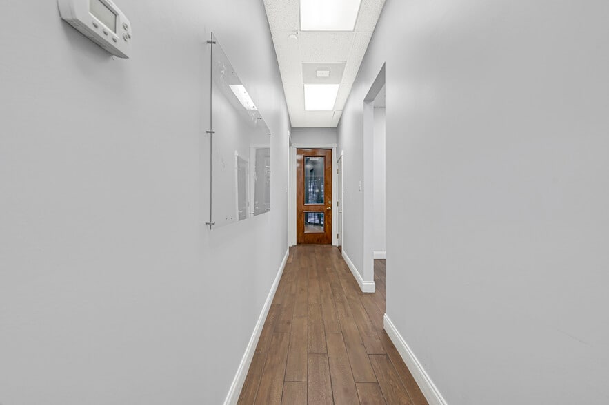 12649-12655 Memorial Dr, Houston, TX for lease - Interior Photo - Image 2 of 11