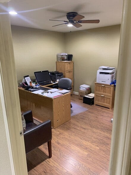 132 Magic Oaks Ct, Spring, TX for lease - Interior Photo - Image 3 of 19