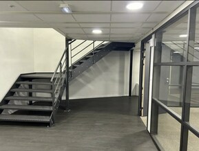 Office in Lyon for lease Interior Photo- Image 2 of 9