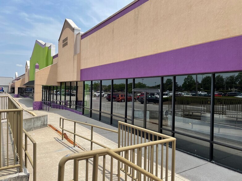 3166-3180 Richmond Rd, Lexington, KY à louer - Photo du bâtiment - Image 2 de 16