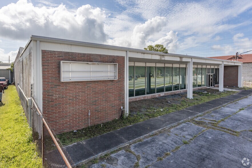 435 & 450 Cassat Ave portefeuille de 2 propriétés à vendre sur LoopNet.ca - Photo principale - Image 1 de 3