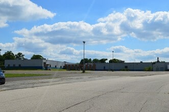 557 E Tallmadge Ave, Akron, OH for lease Building Photo- Image 2 of 16