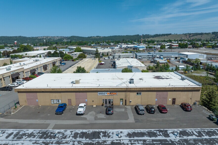 10021 E Knox Ave, Spokane, WA à vendre - Photo du bâtiment - Image 1 de 8