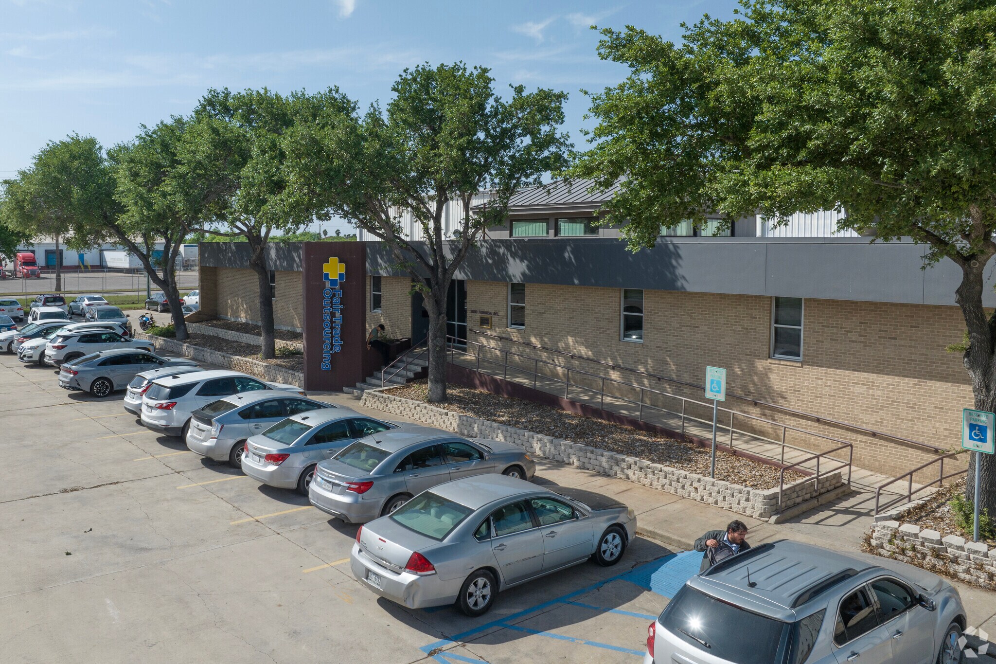 3600 Formosa Ave, McAllen, TX for lease Primary Photo- Image 1 of 24