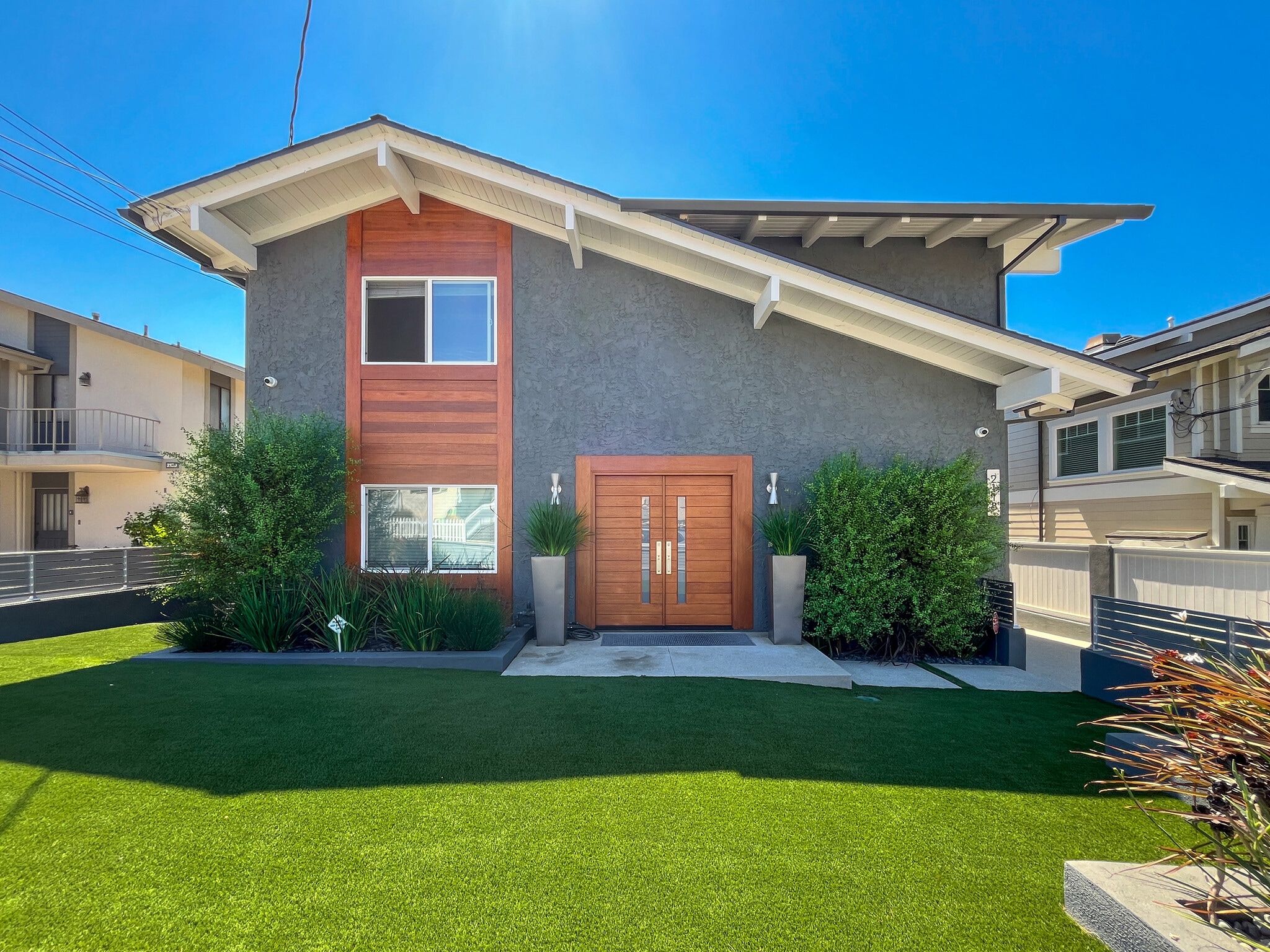 2118 Carnegie Ln, Redondo Beach, CA for sale Building Photo- Image 1 of 14