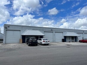 2696 NW 31st Ave, Lauderdale Lakes, FL for lease Interior Photo- Image 1 of 2