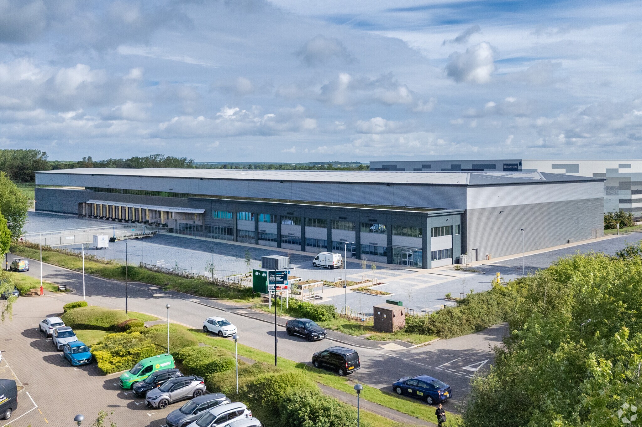 1 Michigan Dr, Milton Keynes for lease Primary Photo- Image 1 of 5