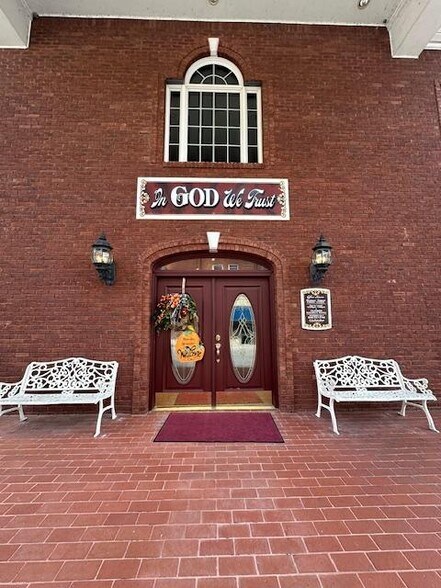 205 W Kentucky Ave, Pineville, KY à vendre - Photo du bâtiment - Image 3 de 16