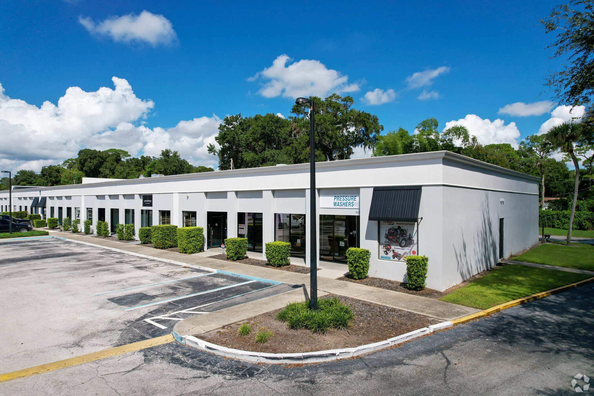 102-134 Live Oaks Blvd, Casselberry, FL for lease Building Photo- Image 1 of 14