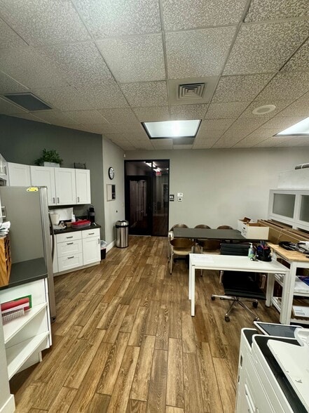 2721 Santa Maria Way, Santa Maria, CA for lease - Building Photo - Image 3 of 5