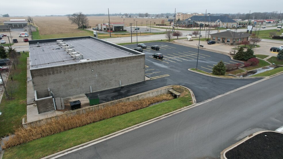 1710 E Jackson St, Macomb, IL à louer - Photo du bâtiment - Image 2 de 3