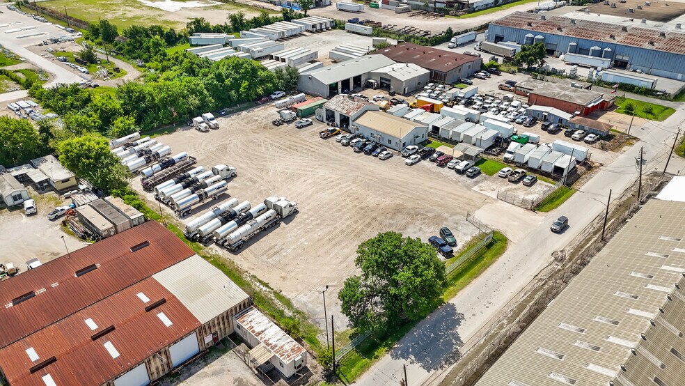 737 Pearl St, Houston, TX à louer - Photo du bâtiment - Image 1 de 11