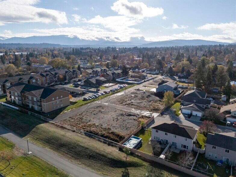 13217 E 3rd Ln, Spokane Valley, WA à vendre - Photo du bâtiment - Image 3 de 10