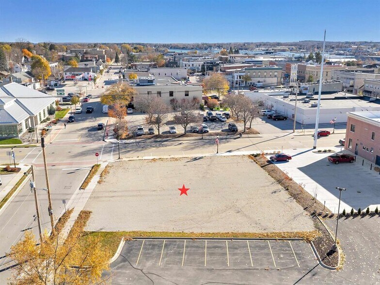 368 Jefferson Street, Sturgeon Bay, WI à vendre - Photo du bâtiment - Image 2 de 9