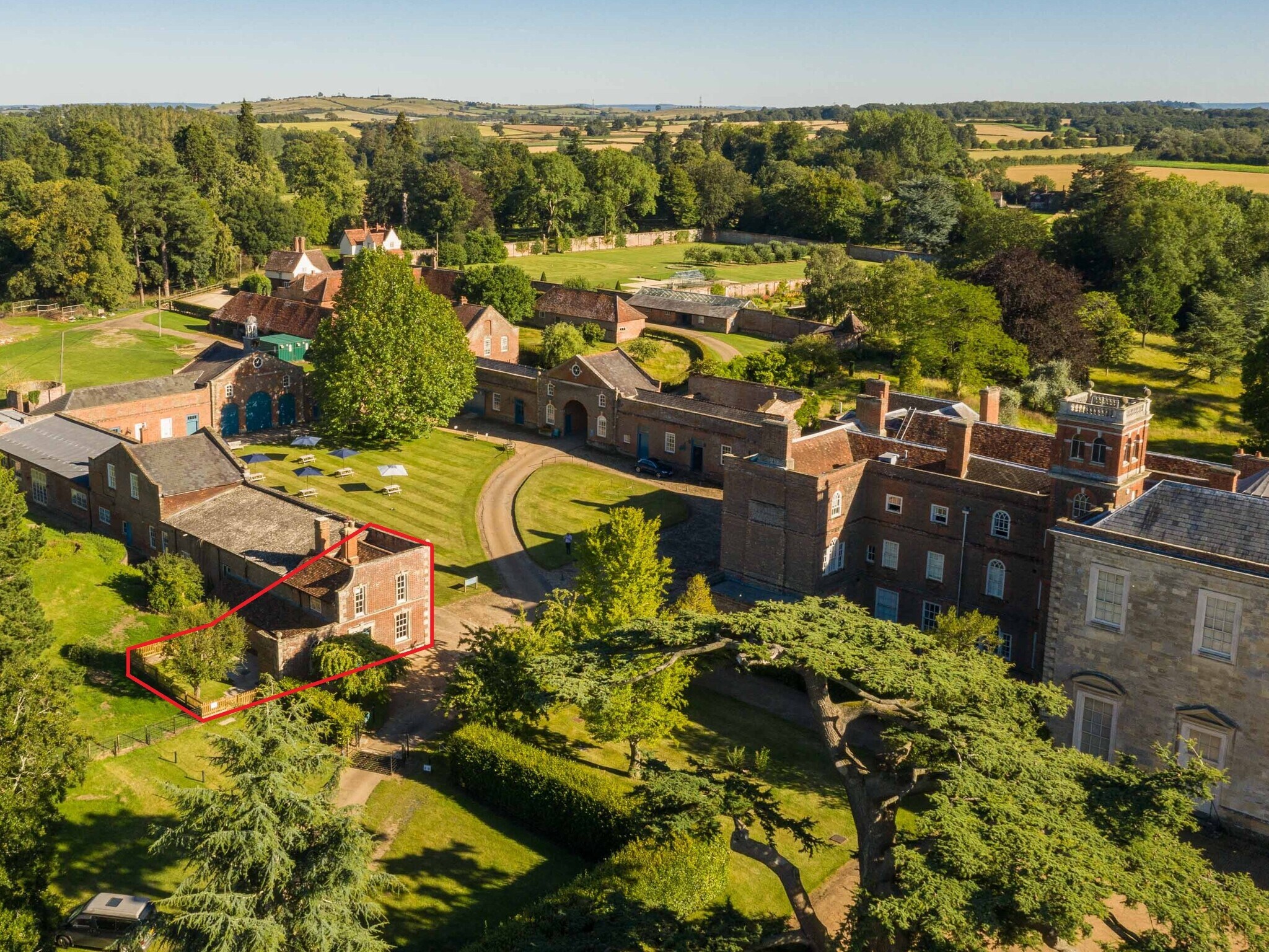Claydon Courtyard Yard, Buckingham for lease Primary Photo- Image 1 of 20